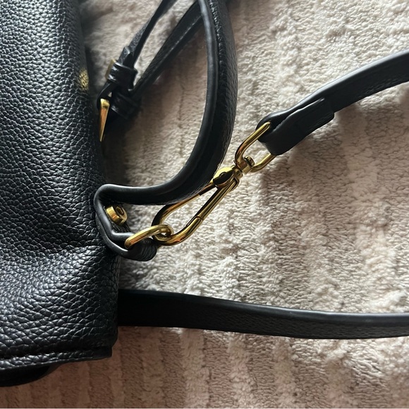 🍉Coccinelle Pebbled Leather Black Bag Shoulder Crossbody Italy - Picture 2 of 7